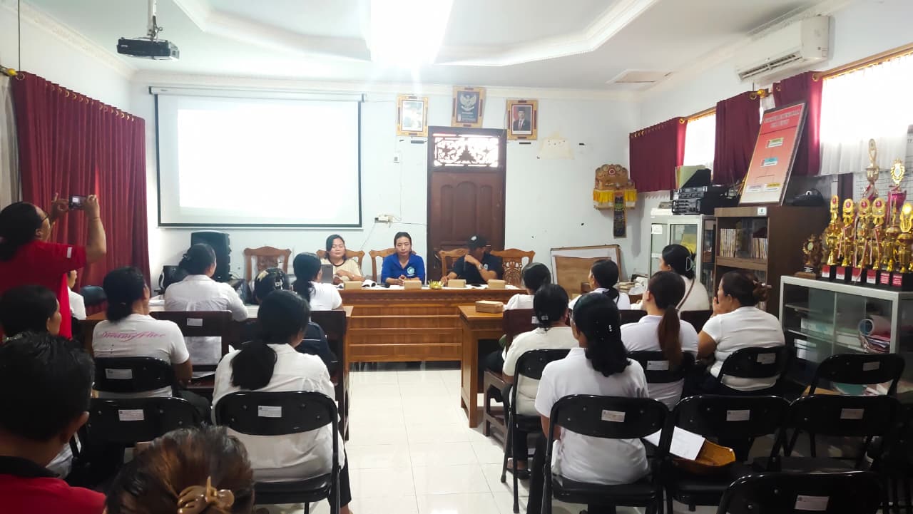 PEMBINAAN PERSIAPAN LOMBA ADMINISTRASI DESA BAGI PKK DESA PETULU